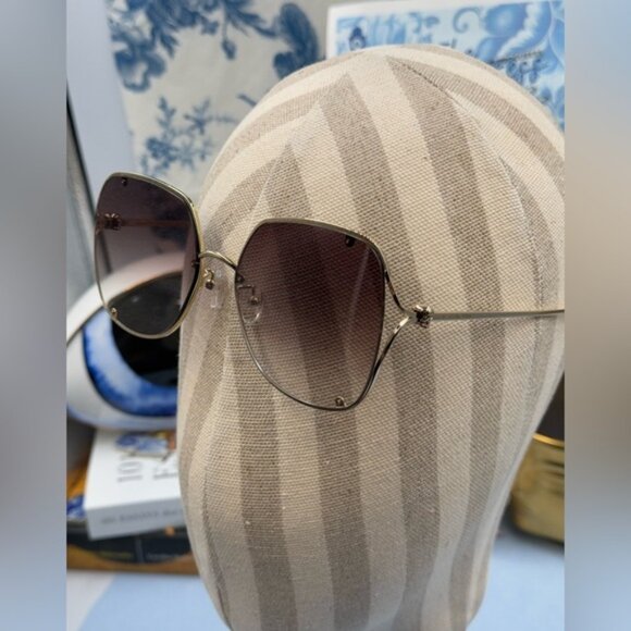 🆕 ALEXANDER MCQUEEN 🧿 NWOT AM0366S002 Gold Wire Rimmed Butterfly Shape Glasses - Picture 4 of 16